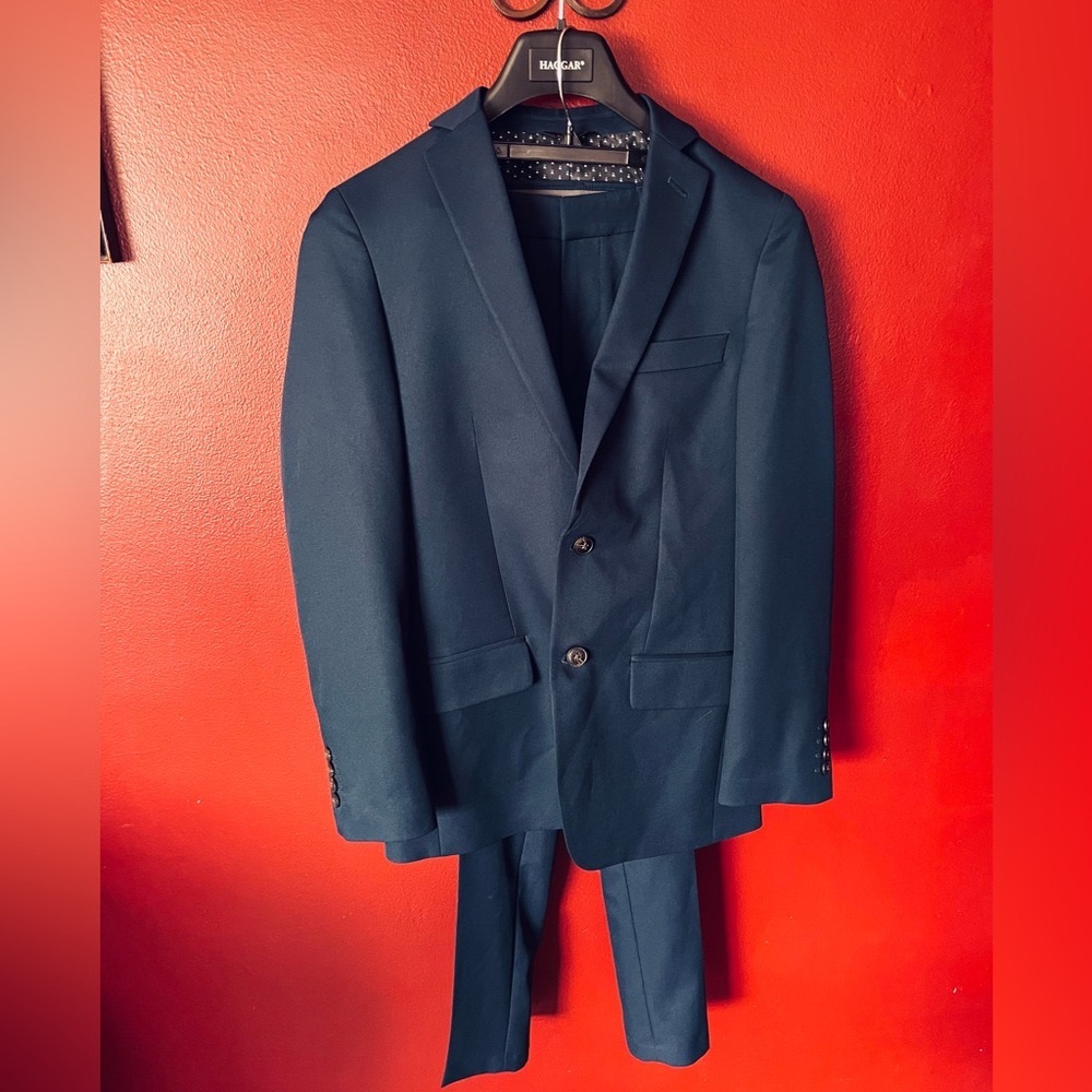 Haggar Blue Suit Classic Design
